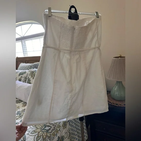 Abercrombie & Fitch White Strapless tie waste skort.  Never worn. - Picture 3 of 4